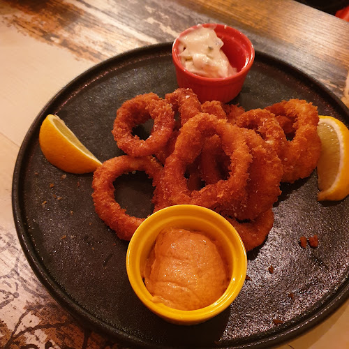 Bones 'n Barrels Alexandra - Hospitality and gastronomy