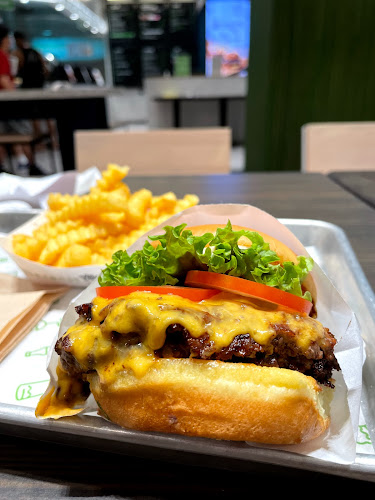 Shake Shack Great World - Hospitality and gastronomy