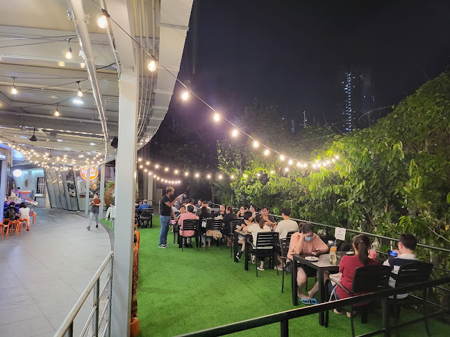 Comentarii opinii despre Warm Up Cafe @ The Star Vista