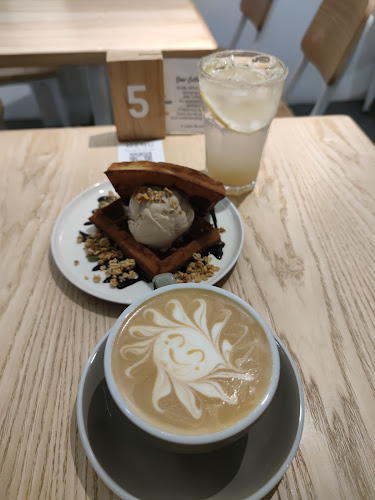 6 Letter Brunch - Singapore