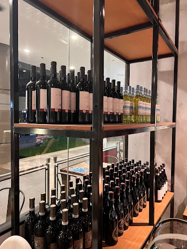 491 River Valley Rd, #01-01 Valley Point, Singapore 248371