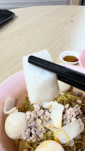 254 Fishball Minced Meat Noodle 魚圓肉脞面