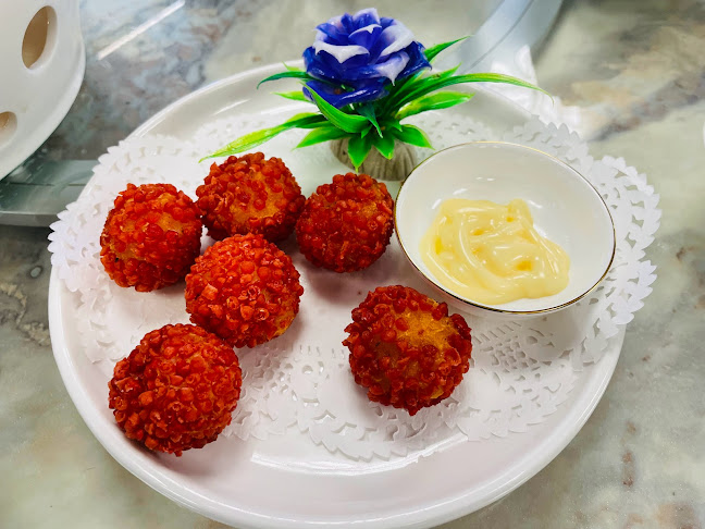 Blk 377 Hougang St. 32, #02-04 Hougang Rivercourt, Singapore 530377