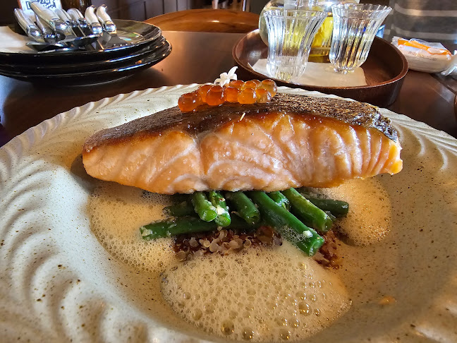 Under Der Linden: Café | Pets Friendly | Events Space | Restaurant | One North | Portsdown | Coffee