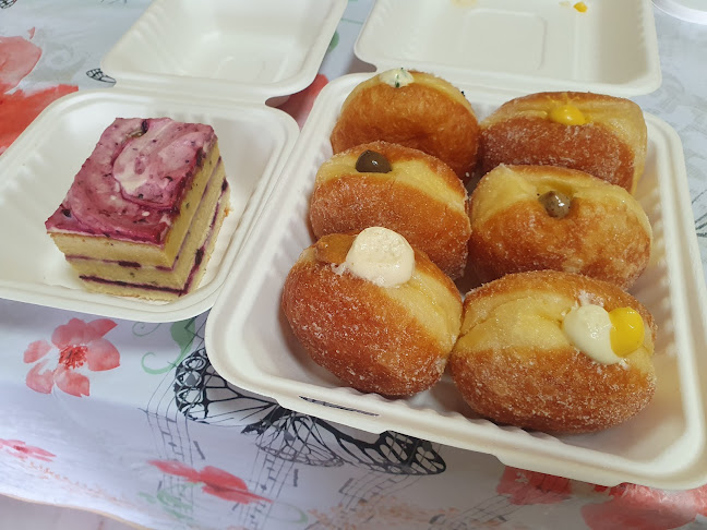 Puffs And Peaks Bakery - Singapore