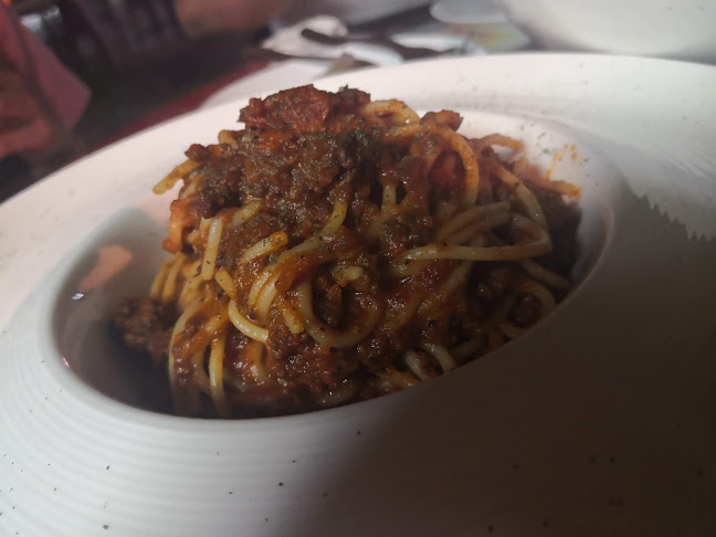 Mel's Place Restaurant & Bar - Hospitality and gastronomy