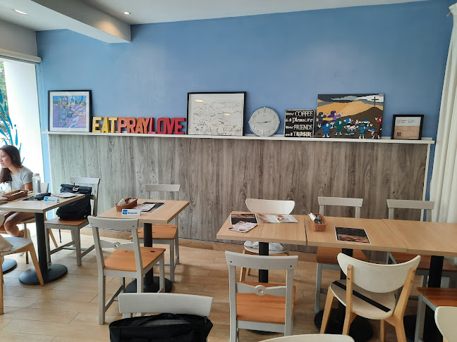 The Living Room Cafe - Zion Bishan