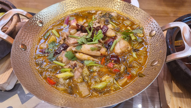 Riverside Canton Claypot Cuisine 江边广东砂锅菜