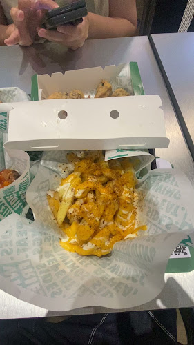 Opinii despre Wingstop Eastpoint Mall în Singapore - Hospitality and gastronomy
