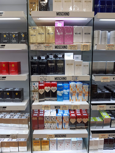 Mustafa Cafe - Singapore