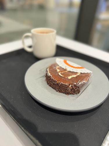 Polar Puffs & Cakes | Sengkang General and Community Hospitals - Hospitality and gastronomy