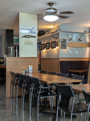 Opinii despre Dolphins Tavern în Singapore - Hospitality and gastronomy