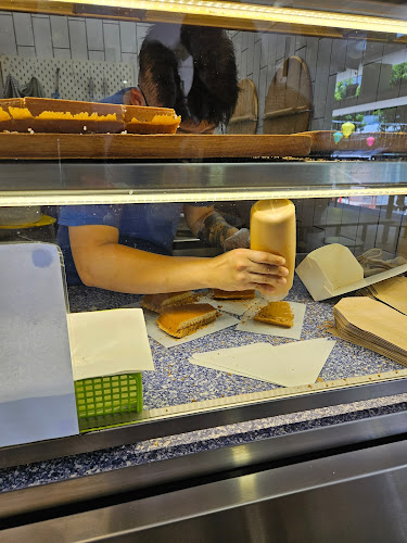 Mian Mian Bu Duan Peanut Pancake 绵绵不断 - Singapore
