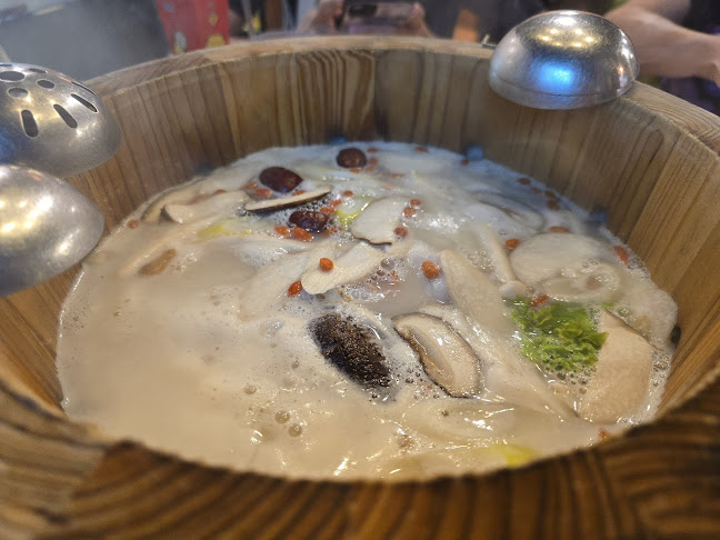 Opinii despre Qi Lai Feng 齐来丰鱼庄 Chinese Restaurant în Singapore - Hospitality and gastronomy