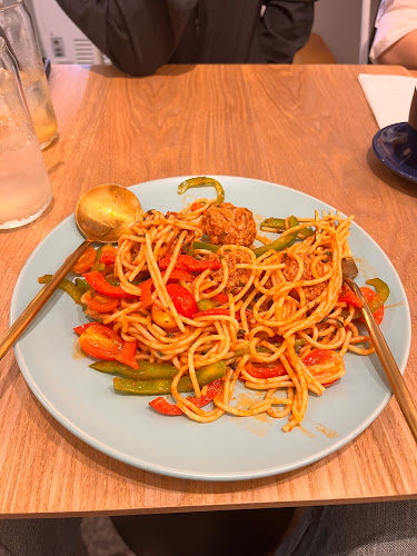 Escapade Vegetarian Cafe - Hospitality and gastronomy