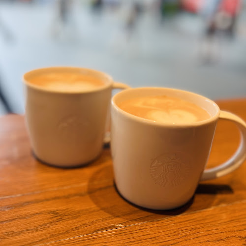 Comentarii opinii despre Starbucks Chinatown Point