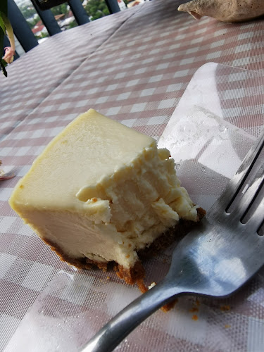 Cat & the Fiddle Cakes - Junction 8 - Singapore