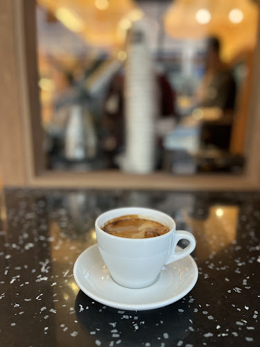 Opinii despre MAVRX Holland Village în Singapore - Hospitality and gastronomy