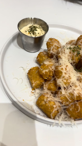 77 Circuit Rd, #01-460, Singapore 370077