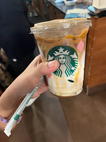 Opinii despre Starbucks Kallang Wave Mall în Singapore - Hospitality and gastronomy