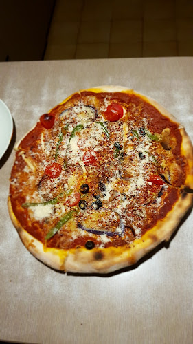 COLLIN'S® - Singapore