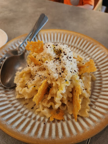 Opinii despre Paradise Pizza & Elixir Coffee and Wine - Holland în Singapore - Hospitality and gastronomy