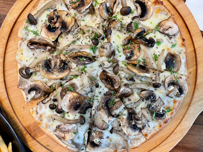 Nom Bistro - Hospitality and gastronomy