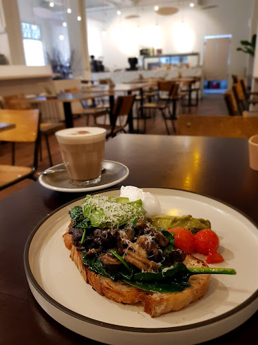 Opinii despre Twenty Eight Cafe în Singapore - Hospitality and gastronomy