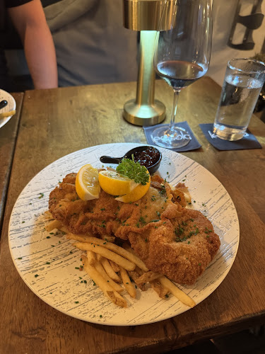 15 Lor Telok, Singapore 049028