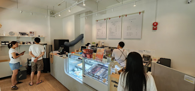 Opinii despre First Story Cafe - Coffee, Gelato, and Waffles în Singapore - Hospitality and gastronomy