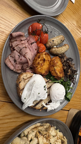 Terminal 2 Departure Hall, #02-01 Singapore Changi Airport, 819643