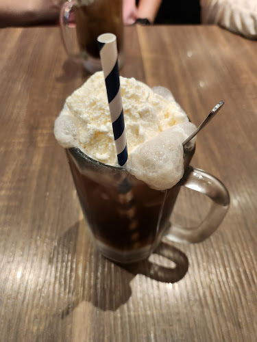 Opinii despre ASTONS Specialities @ City Square Mall în Singapore - Hospitality and gastronomy