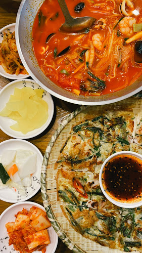 itaewon jja jang - Hospitality and gastronomy