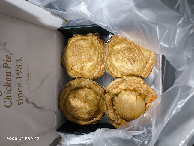 Chicken Pie Kitchen & Don Signature Crab (AMK Hub) - Hospitality and gastronomy