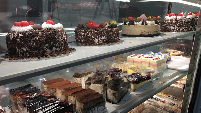 Oishii Bakery - Singapore