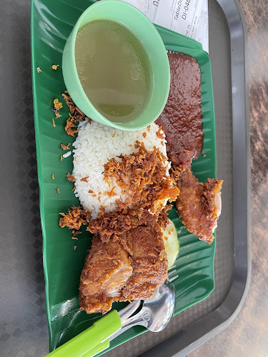 Mr Grumpy Nasi Ayam (Lucky Plaza Nasi Ayam Goreng) - Toa Payoh - Singapore