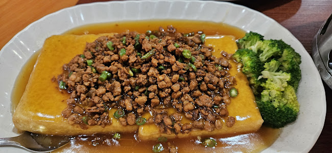 81 Seafood Restaurant - Hospitality and gastronomy