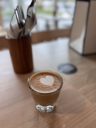 Opinii despre Craftsmen Coffee (Clarke Quay Central) în Singapore - Hospitality and gastronomy