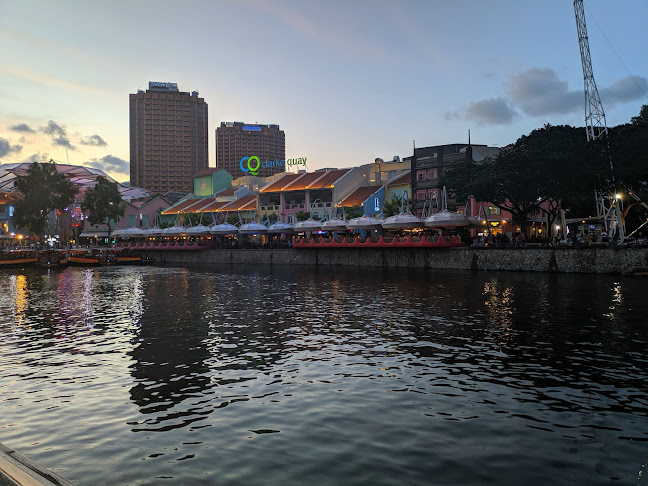 Opinii despre Wings Bar & Grill în Singapore - Hospitality and gastronomy