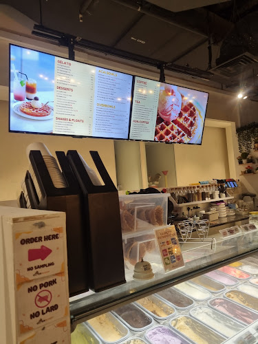 Comentarii opinii despre Overscoop (Orchard Central): Freshly Made Waffles