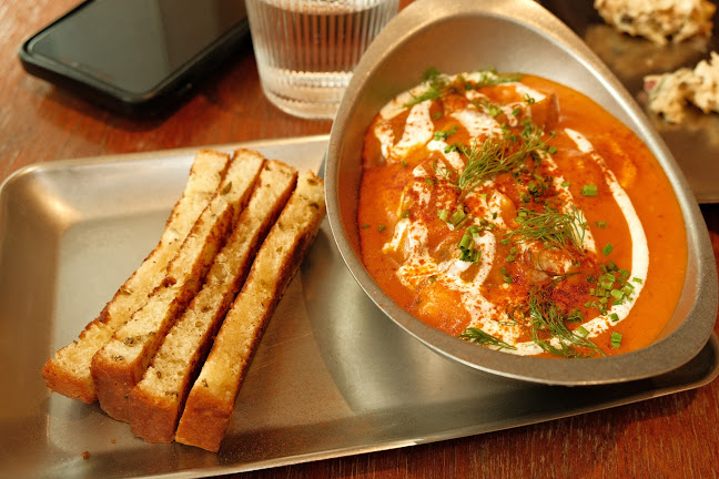 OVERBRØD - Singapore