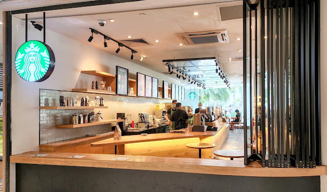 Opinii despre Starbucks Compass One în Singapore - Hospitality and gastronomy