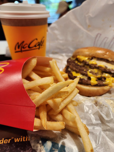 Opinii despre McDonald's Hougang Street 21 în Singapore - Hospitality and gastronomy