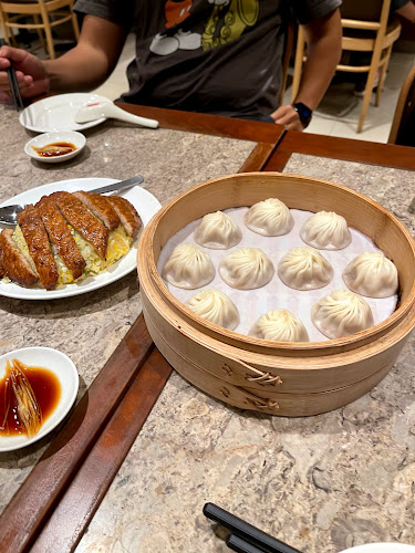 176 Orchard Rd, #02-55, Singapore 238843