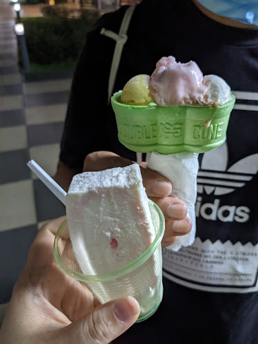 Comentarii opinii despre Traditional Magnolia Ice cream Auntie Law- Yew Tee