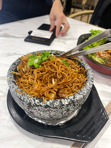 53 Ang Mo Kio Ave 3, #02-17/18 AMK Hub, 569933