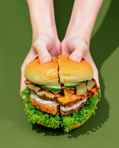 VEGANBURG Jalan Eunos - Hospitality and gastronomy