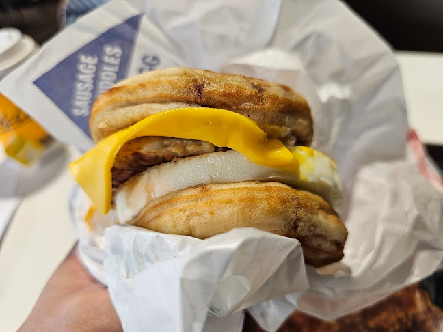 Opinii despre McDonald's Buangkok Square în Singapore - Hospitality and gastronomy