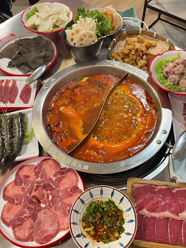 半亩田 贵州酸汤火锅 - Singapore