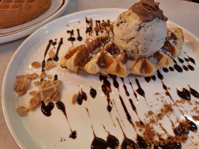 Overscoop (Orchard Central): Freshly Made Waffles - Singapore